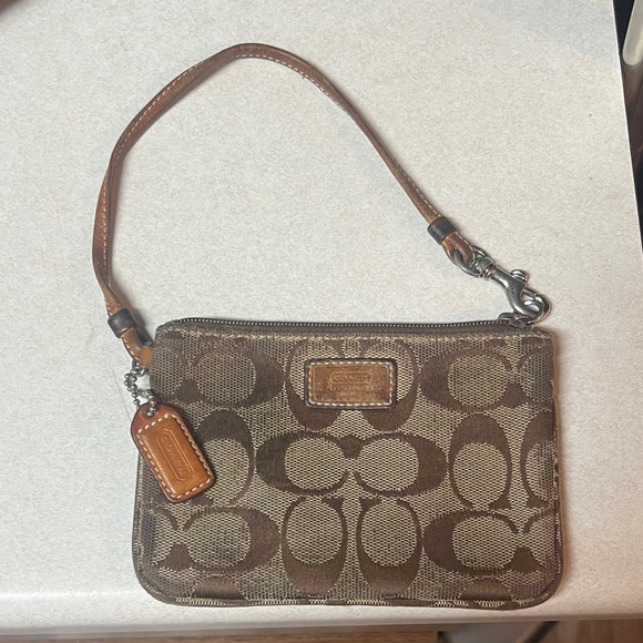 Coach Handbags - Coach Vintage Signature C Jacquard Wristlet